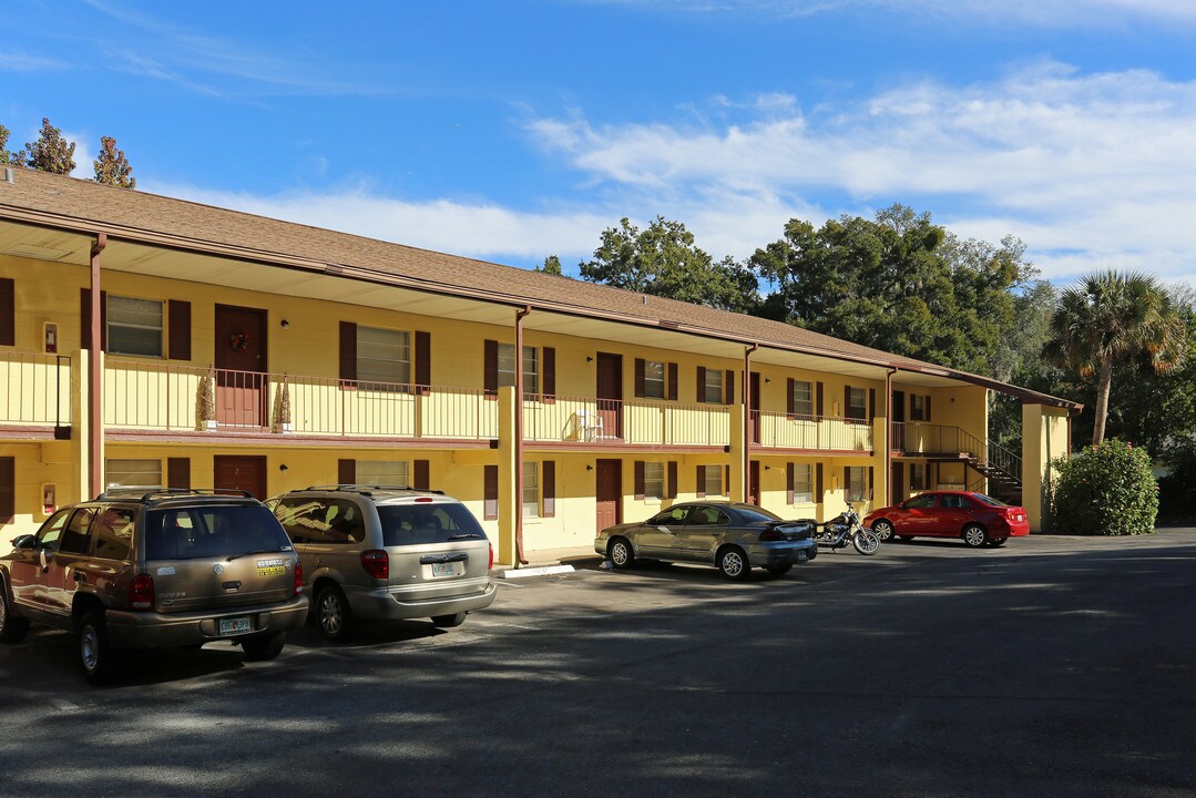 Azalea Gardens in Ocala, FL - Building Photo