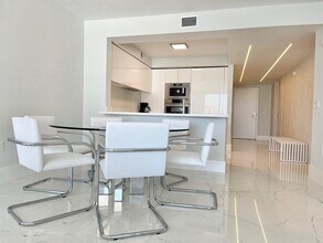 330 Sunny Isles Blvd, Unit 5-905 in Sunny Isles Beach, FL - Building Photo - Building Photo