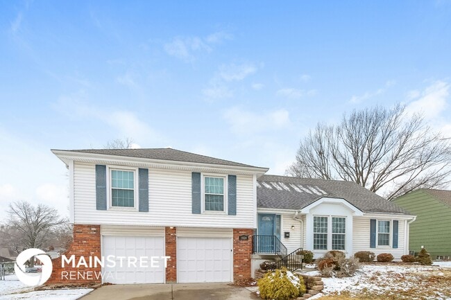 6828 N Overland Dr in Kansas City, MO - Building Photo - Building Photo