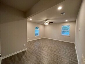 1017-1019 Mullins St in Irving, TX - Building Photo - Building Photo