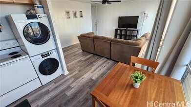 1702 Kewalo St in Honolulu, HI - Building Photo - Building Photo
