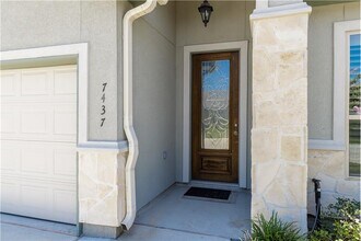7437 Seal Beach Ct in Corpus Christi, TX - Building Photo - Building Photo