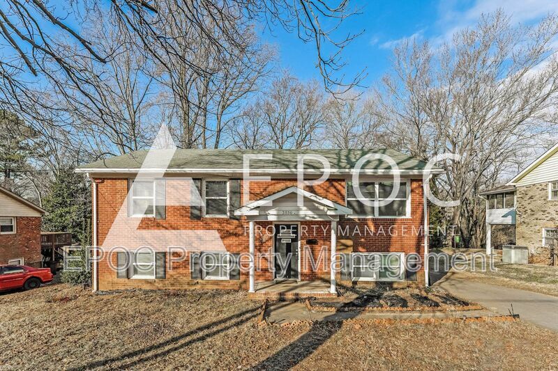 3850 Barkwood Dr in Winston-Salem, NC - Foto de edificio