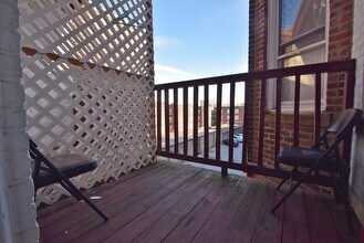 73 Thatcher St, Unit 302 in Brookline, MA - Building Photo - Building Photo