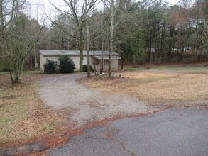 27 Twin Oak Dr in Carrollton, GA - Building Photo - Building Photo