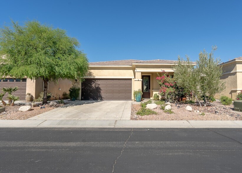 81363 Corte Compras, Unit 120 in Indio, CA - Building Photo