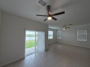 9224 Bonita Mar Dr in Parrish, FL - Building Photo - Building Photo