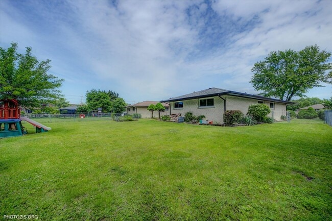 1820 N Andoa Ln in Mount Prospect, IL - Building Photo - Building Photo