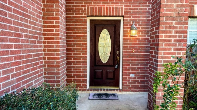 property at 5819 W Harrow Dr