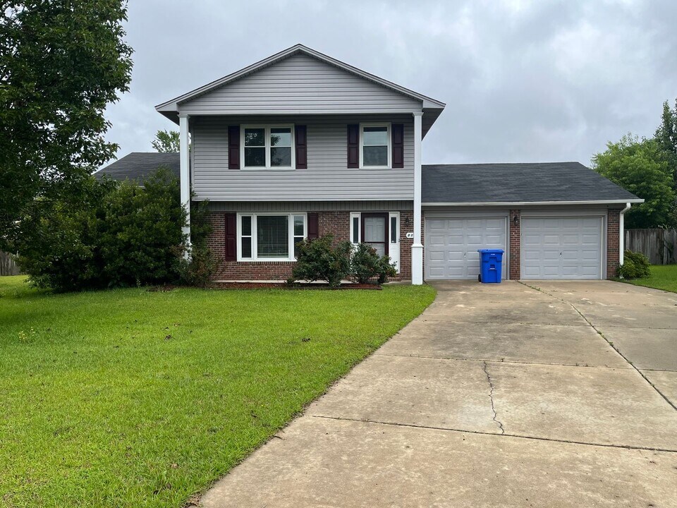 805 Zapata Ln in Fayetteville, NC - Building Photo