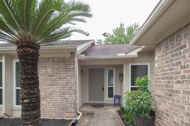 2838 Colony Dr