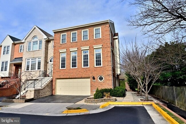 6250 Traci Joyce Ln in Alexandria, VA - Building Photo - Building Photo