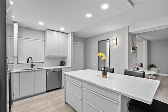 10540 77th Terrace in Seminole, FL - Building Photo - Building Photo