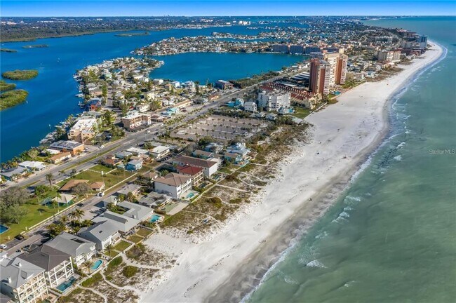 18201 Gulf Blvd in Redington Shores, FL - Building Photo - Building Photo