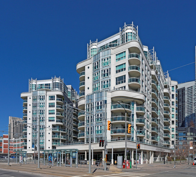 600 Queens Quay Blvd W in Toronto, ON - Building Photo - Primary Photo