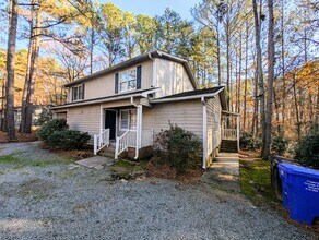 117 Forsyth Dr in Chapel Hill, NC - Foto de edificio - Building Photo