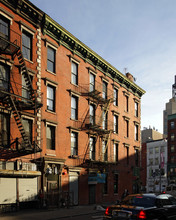 1 Bleecker St in New York, NY - Building Photo - Building Photo