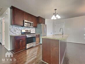 5305 Westbrook Rd in Houston, TX - Foto de edificio - Building Photo