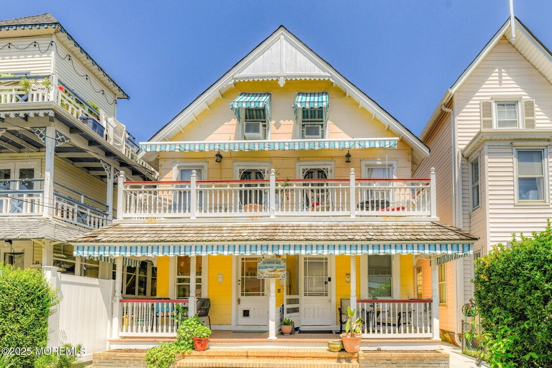 19 Webb Ave in Ocean Grove, NJ - Foto de edificio