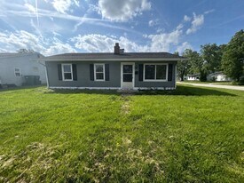 701 St Paul Dr in Sauget, IL - Building Photo