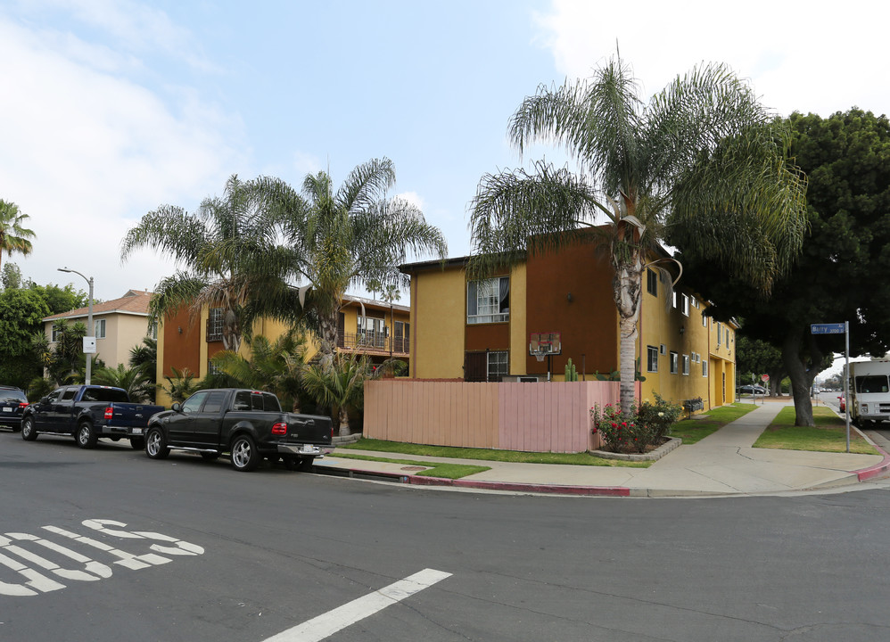 3770-3780 Barry Ave in Los Angeles, CA - Building Photo