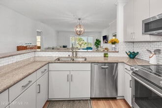 922 1st St S in Jacksonville Beach, FL - Building Photo - Building Photo