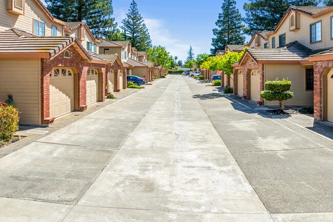 Brookside Terrace in Lodi, CA - Foto de edificio - Other