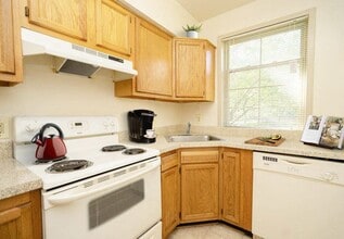 River Hill Apartments in Washington, DC - Foto de edificio - Building Photo