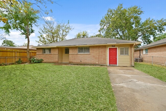 property at 743 Knob Hollow St