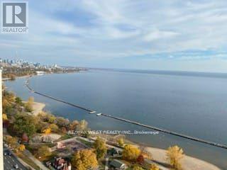 1928-1928 Lake Shore Blvd W in Toronto, ON - Building Photo