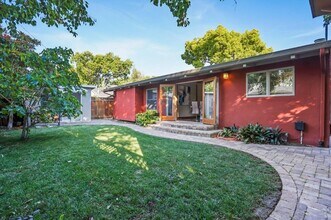 2417 Johnson Pl in Santa Clara, CA - Foto de edificio - Building Photo