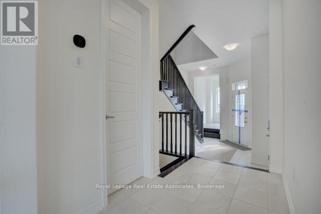 546 Fir Ct. in Milton, ON - Building Photo - Building Photo