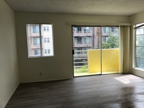 843 Irolo St in Los Angeles, CA - Building Photo - Building Photo