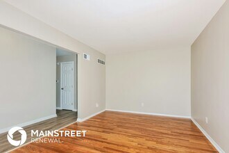 6867 Thurston Ave in Berkeley, MO - Building Photo - Building Photo