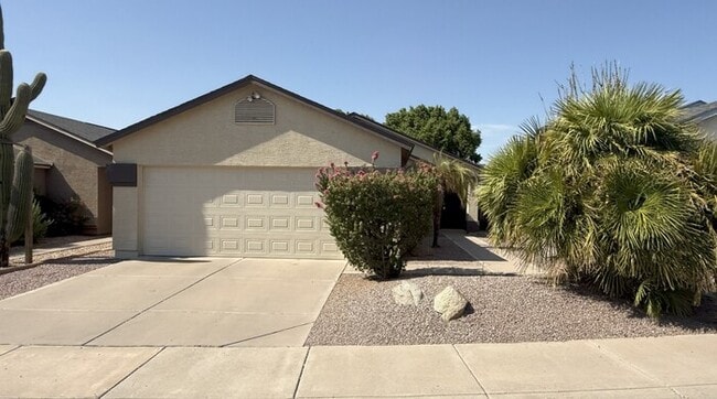 property at 2908 W Potter Dr