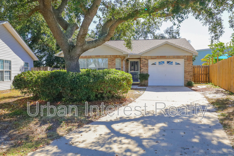 162 Lola Cir in Destin, FL - Building Photo