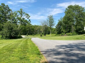 390 Birch Hill Rd in Patterson, NY - Building Photo - Building Photo