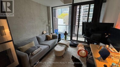 81 Wellesley St E in Toronto, ON - Building Photo - Building Photo