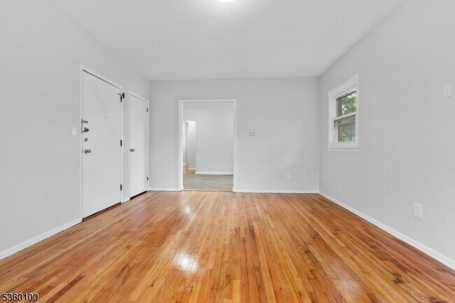2063 Elizabeth Ave in Rahway, NJ - Building Photo - Building Photo