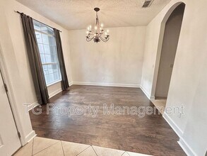 614 Loire Ct in Jacksonville, FL - Building Photo - Building Photo