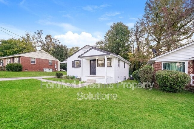 1615 Eastwood Ave in Greensboro, NC - Foto de edificio - Building Photo