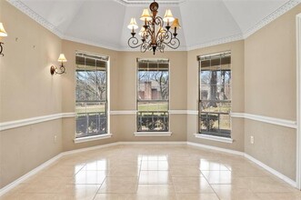 857 Clearwater Dr in Midlothian, TX - Foto de edificio - Building Photo