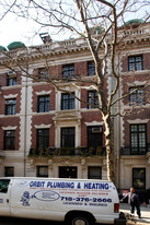 34 W 74th St Apartments