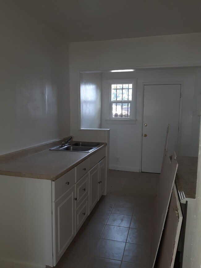 1615 Middleton Pl in Los Angeles, CA - Building Photo - Building Photo