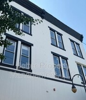 112 N High St in Millville, NJ - Building Photo