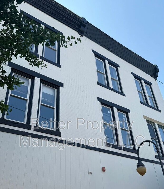 112 N High St in Millville, NJ - Building Photo