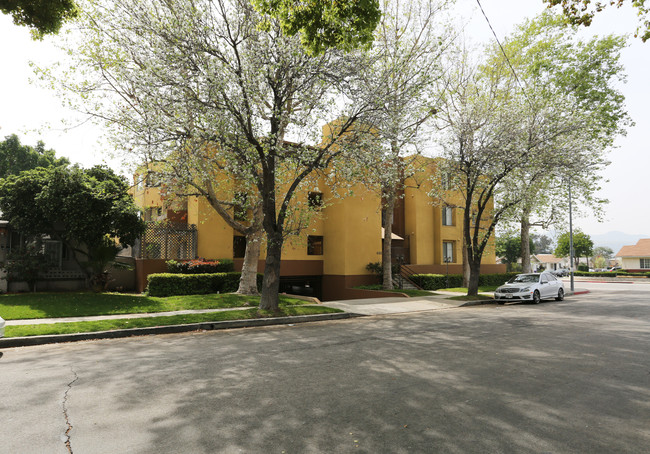 466 Milford St in Glendale, CA - Building Photo - Building Photo