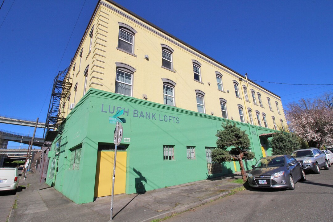 843 N Knott St-Unit -ba40210a-9e3f-11eb-82bc-028b41fdf1b6 in Portland, OR - Building Photo