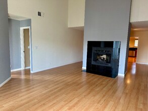 1676 San Miguel Dr in Walnut Creek, CA - Building Photo - Building Photo