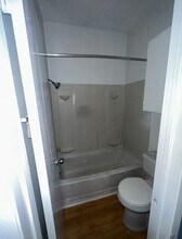 9504 Kempler Dr, Unit A in Austin, TX - Foto de edificio - Building Photo